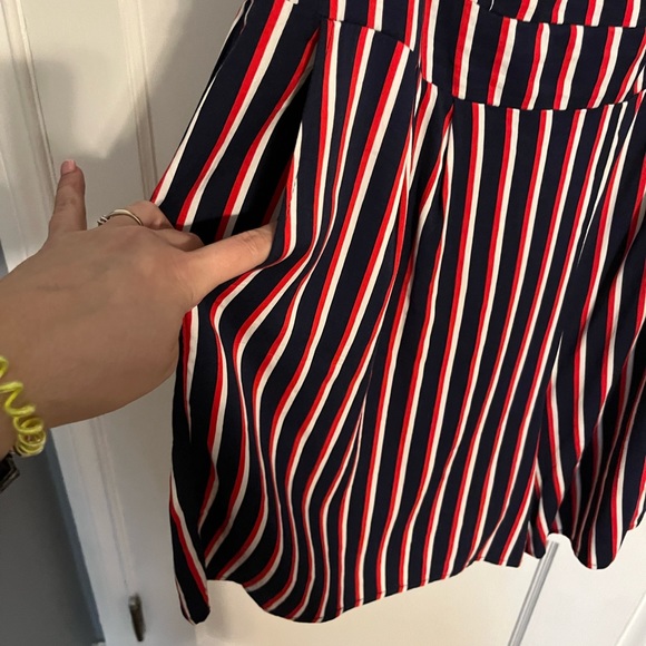 Torrid red, white, blue shorts jumper with pockets. Size 2 18-20 XXL - Picture 1 of 4